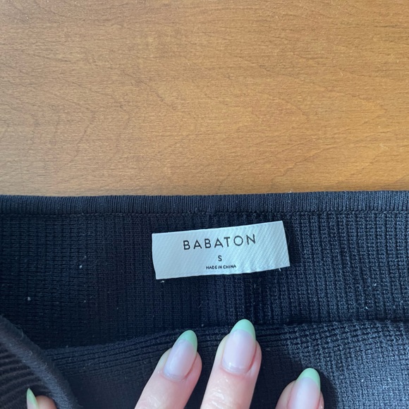 Small Babaton Sculpt Knit cropped tube top - ribbed - Aritzia - Picture 2 of 3